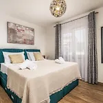 & Blue By Interhome Vila *