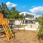& Blue By Interhome Vila