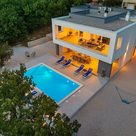 Vila & Blue By Interhome Maslenica