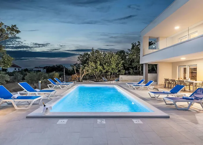 Vila & Blue By Interhome Maslenica