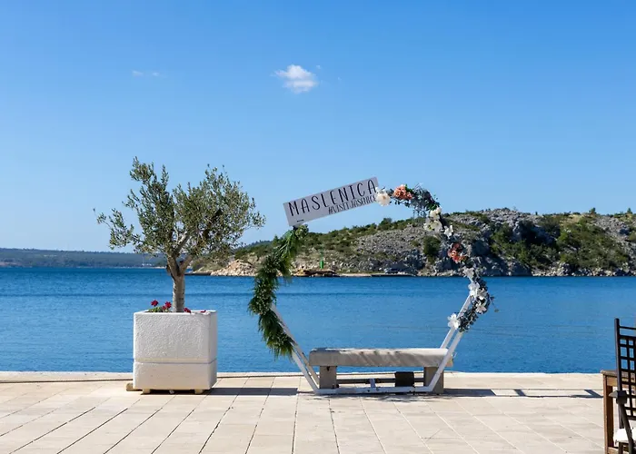 Vila & Blue By Interhome Maslenica