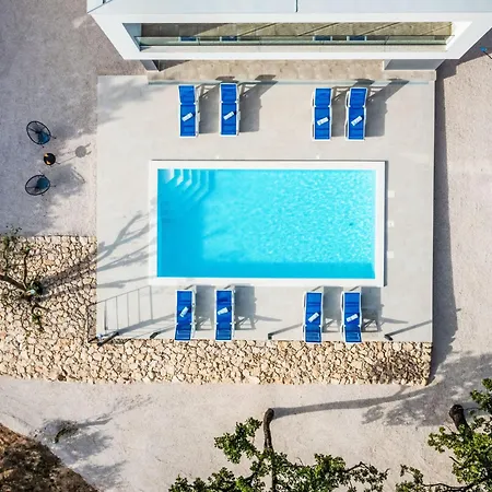 & Blue By Interhome * マスレニツァ