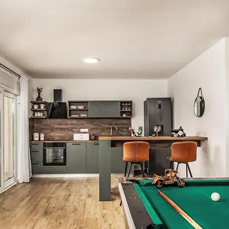 & Blue By Interhome * マスレニツァ