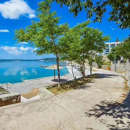 & Blue By Interhome Villa Maslenica