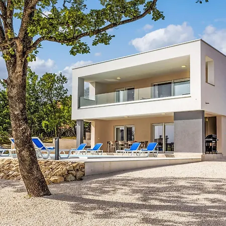 Villa & Blue By Interhome