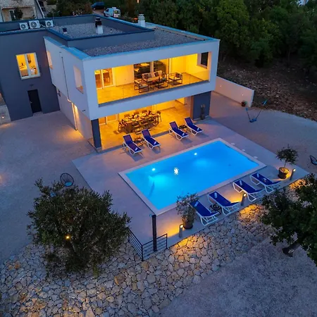 Villa & Blue By Interhome